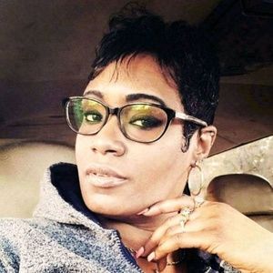 Meet your Posher, Toy